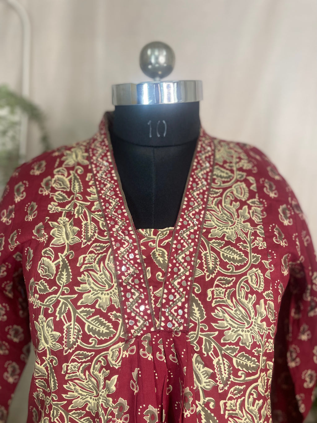 Aarna Maroon 3 Pcs Suit Set