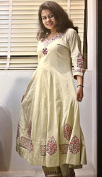 Shwea Élite Long Anarkali Co-ord Set