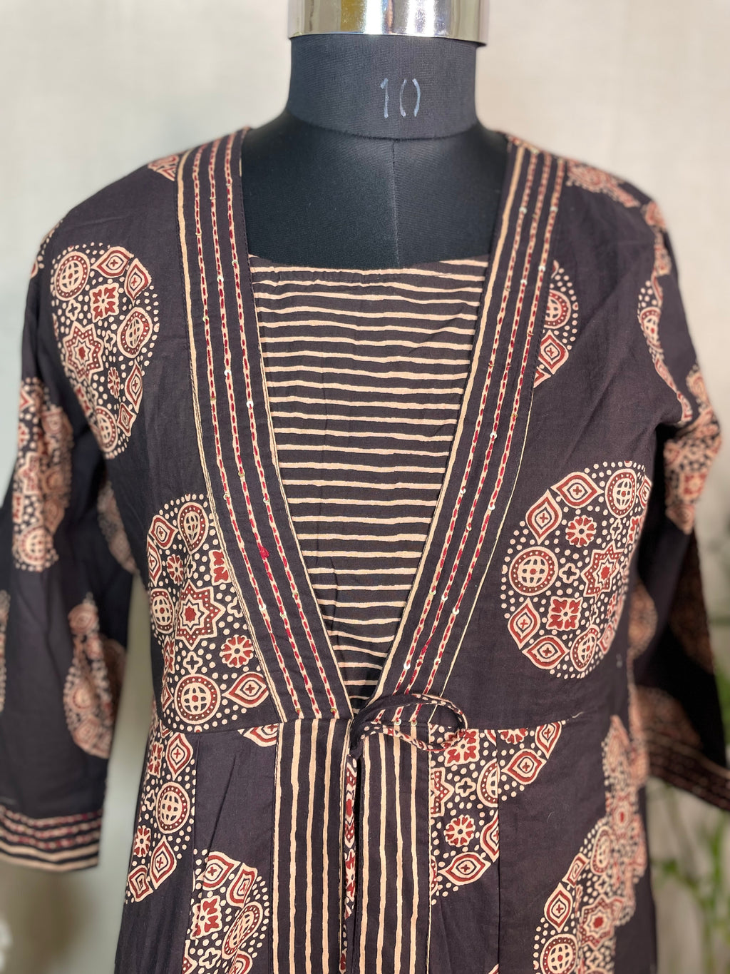 Kaira Rust Noir 3 Pcs Suit Set